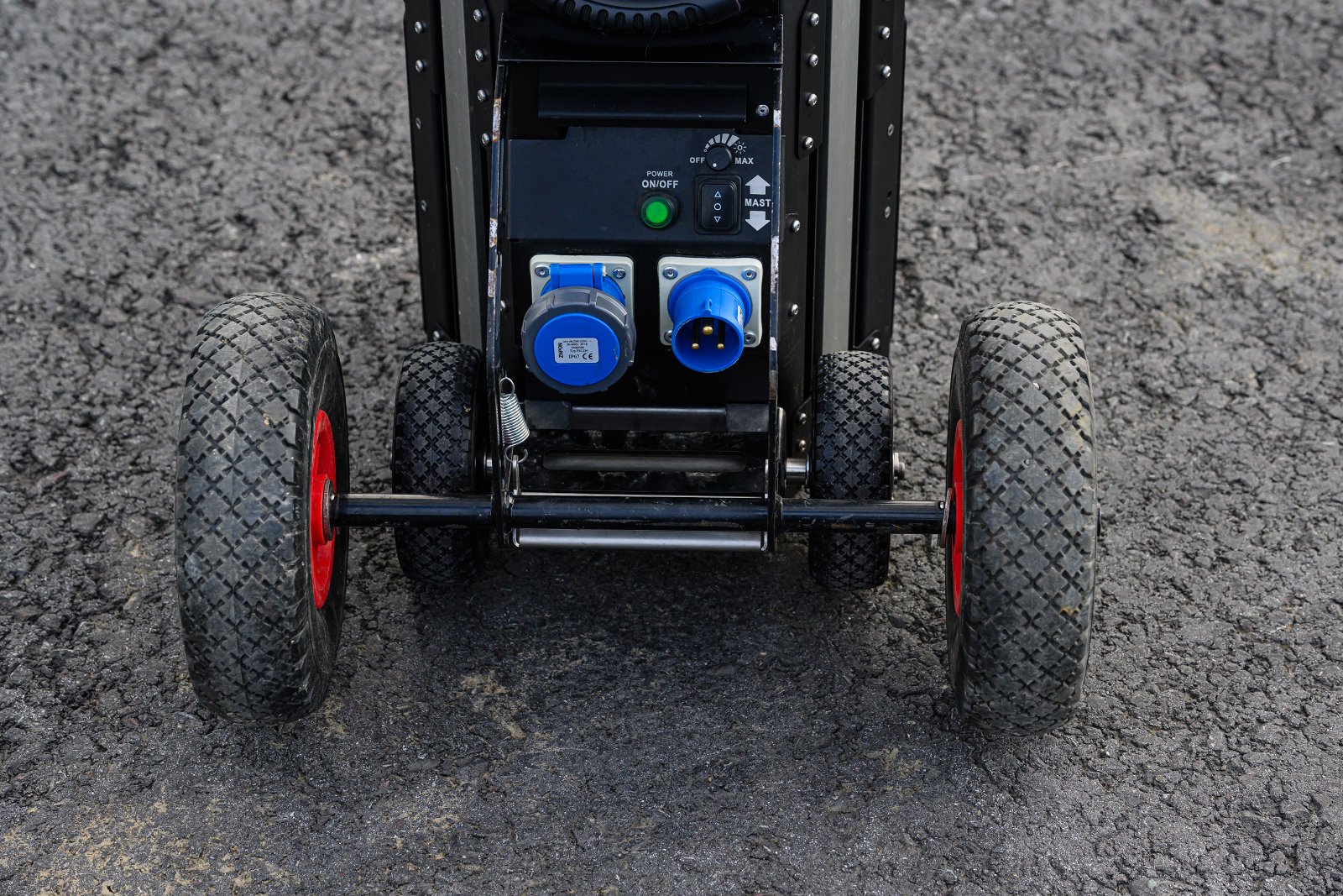 Baselight 600mx Light Tower mounted on Terrain Wheels