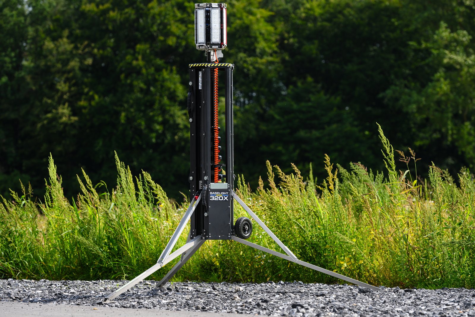 Baselight 320x Light Tower, deployed, with collapsed mast