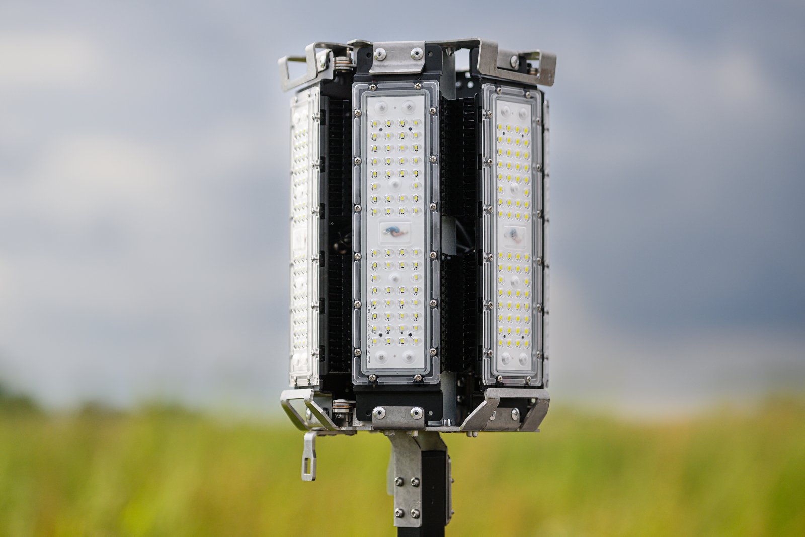 Baselight 320x Light Tower LED set in 360° position